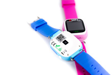 XBLITZ KIDS WATCH GPS v. Love Me Pink